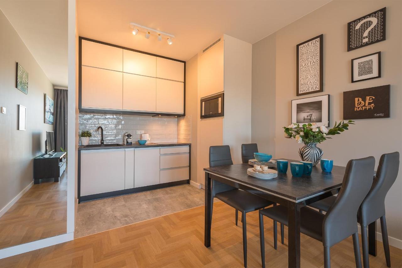 Konstruktorska P&O Serviced Apartments Варшава Екстериор снимка